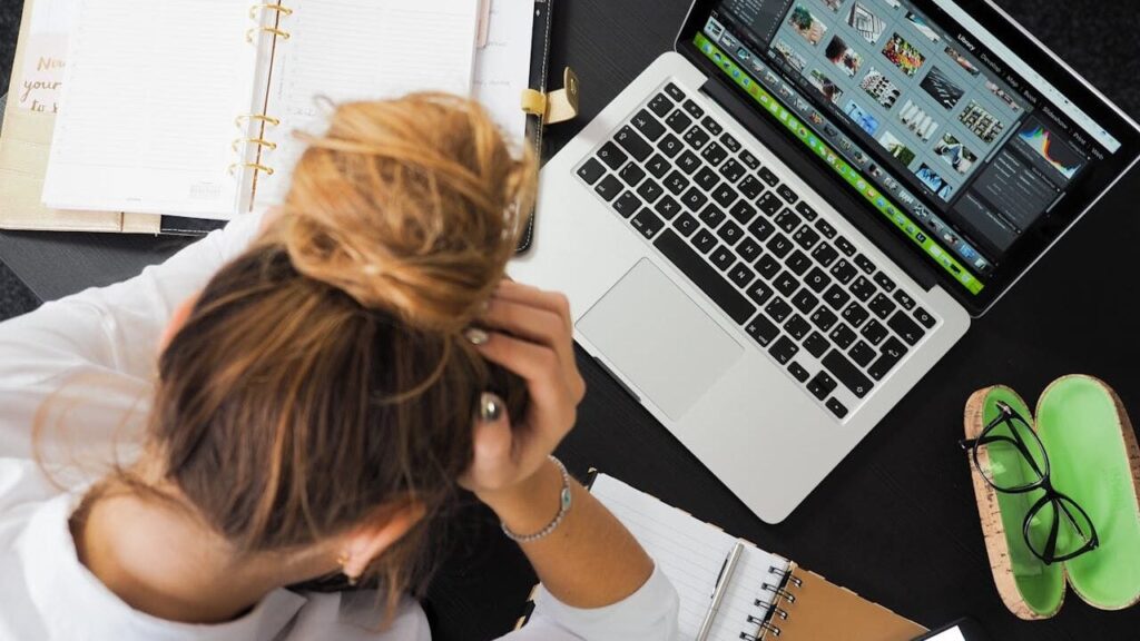 У США скасували фінансування пошуку нових вакцин і методів лікування Covid-19