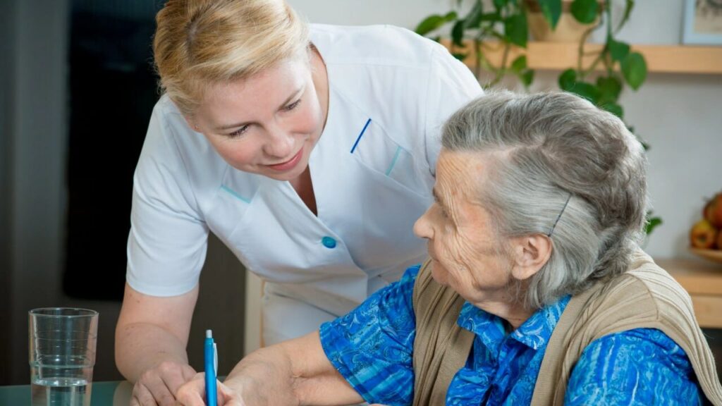 Як жити довго і без хвороб: експертка з довголіття назвала головні умови