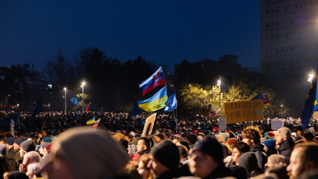 Папа Римський повинен навчитися “заново говорити” після кисневої терапії – Ватикан