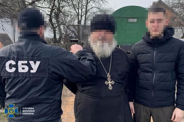 Коригував удари РФ по українських захисниках: СБУ затримала клірика УПЦ МП