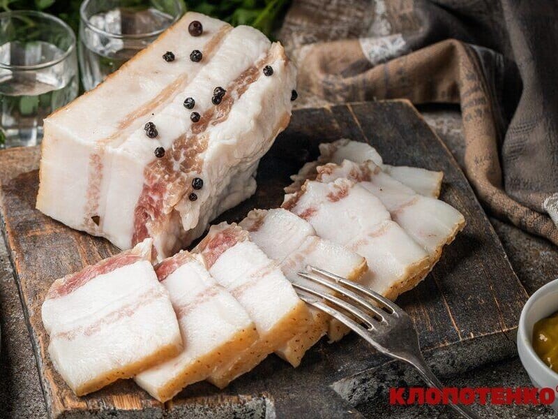 Візьміть ці два інгредієнти – й отримаєте із сала ідеальну закуску. Простий рецепт