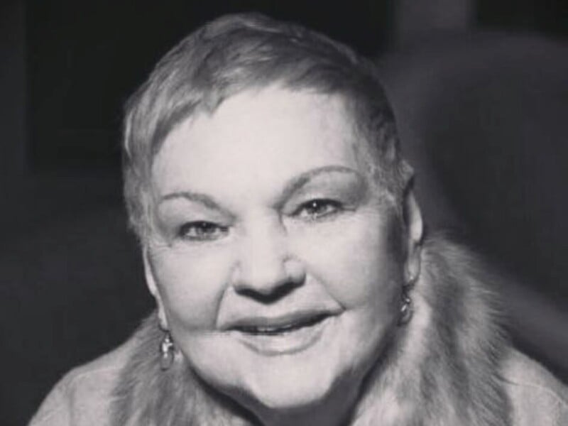 "Назавжди запам'ятаємо її незабутню Химку". У Львові поховали зірку "За двома зайцями" Литвиненко