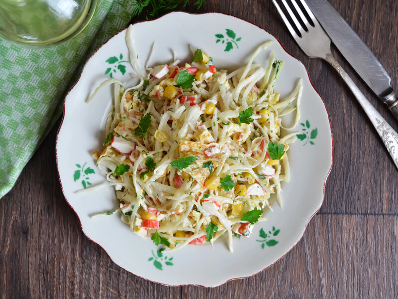 "Салат, який точно сподобається всім за столом". Рецепт смачної й ситної страви