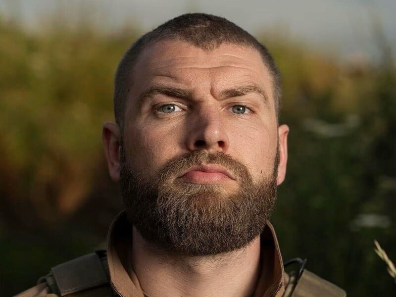 "Він показав світові, хто ми і за що боремося". Захисник "Азовсталі" Волинський знявся, обійнявшись із Пенном