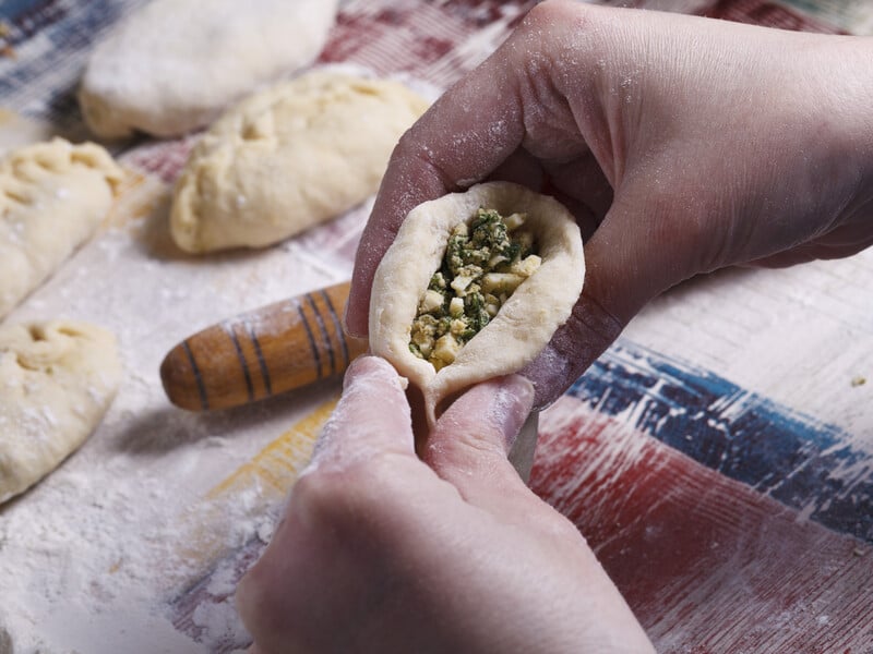 "Це найлегше і найвдаліше тісто на пиріжки й біляші". Рецепт на окропі