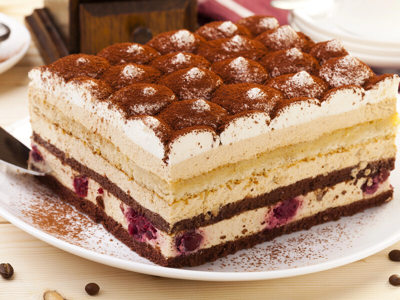 Не викидайте сухі паски. Залийте їх цією сумішшю – і вийде смачний десерт. Рецепт "Українського тирамісу"