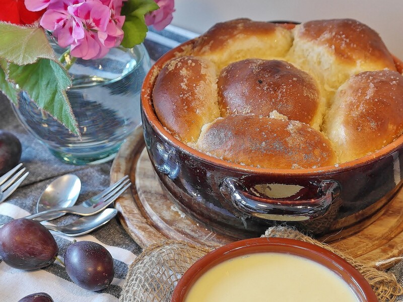 Замісіть тісто у цей спосіб, щоб спекти ідеальну булку