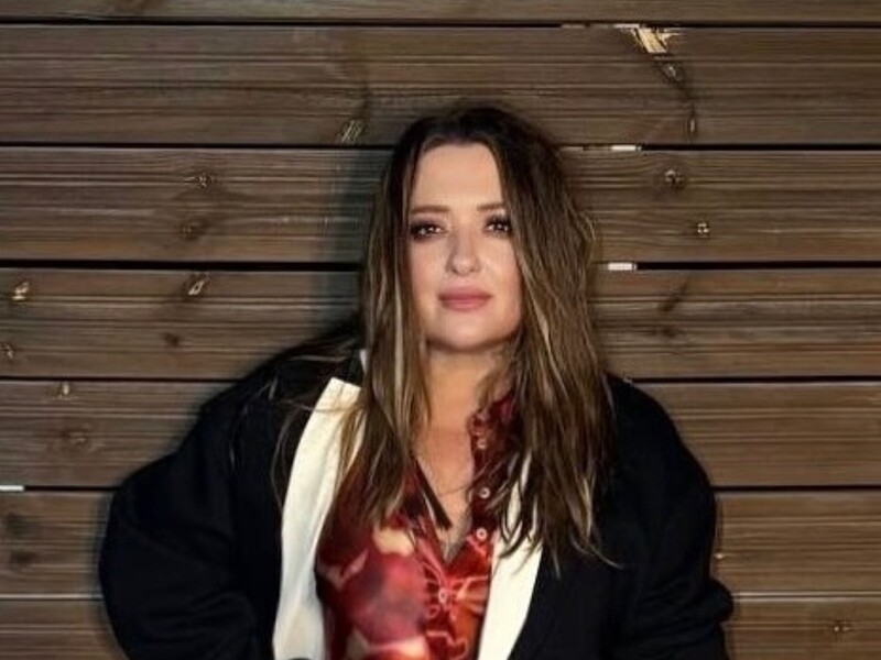 "Мабуть, це фронт". Могилевська показала, як під вибухи відпочиває на Хортиці