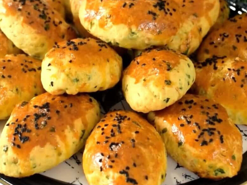 "Беру недорогі продукти й готую пиріжки. Моя сім'я у захваті". Рецепт без дріжджів