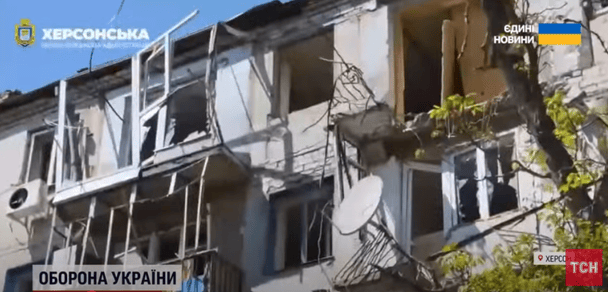 Поки була у церкві, квартиру розбомбило: росіяни влаштували "пекло" жителям Херсона