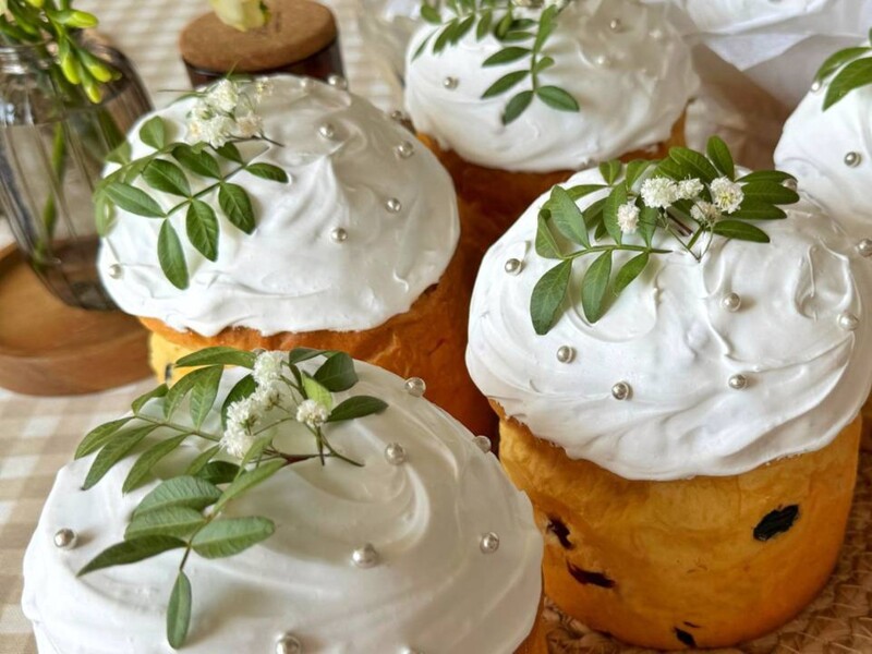 Змішайте це з борошном – і тісто вийде ніжним і вологим. Рецепт паски на жовтках