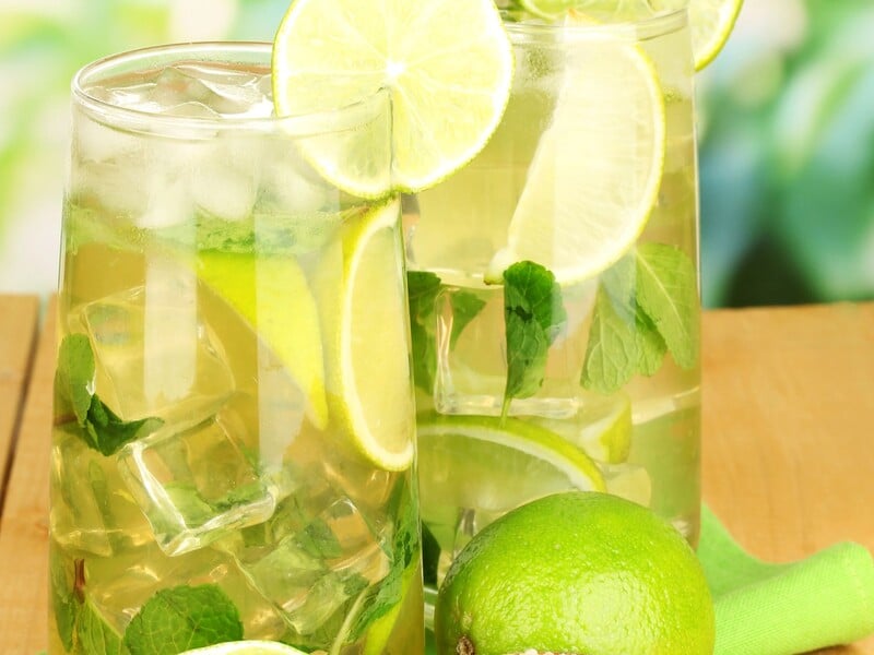 Скористайтеся цим рецептом – і березовий сік зберігатиметься довго. Простий лайфхак