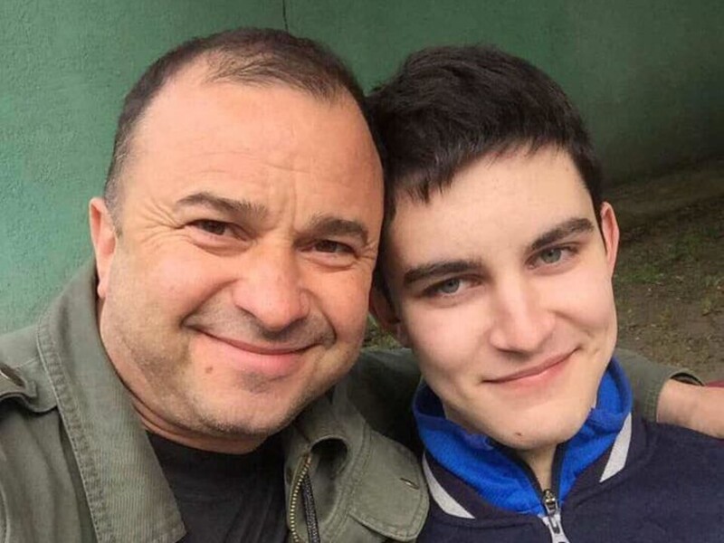 "Коли почали відмовляти ноги, він запитав: "Що робити?" Ексдружина Павліка показала могилу їхнього сина "Коли почали відмовляти ноги, він запитав: "Що робити?" Ексдружина Павліка показала могилу їхнього сина