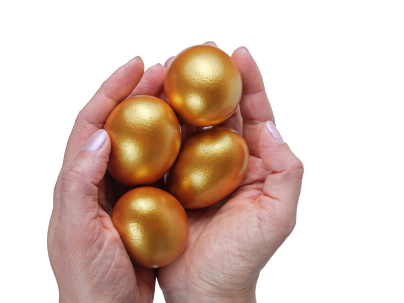 Зробіть це з вареними яйцями, щоб отримати золоті крашанки без розчинів і відварів. Лайфхак