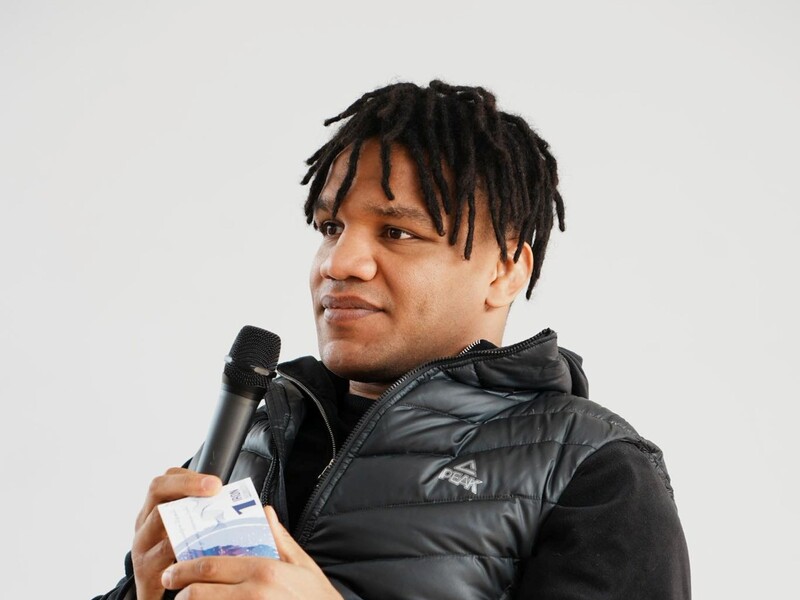 Нардеп Беленюк біля Капітолія знайшов гроші. Фото