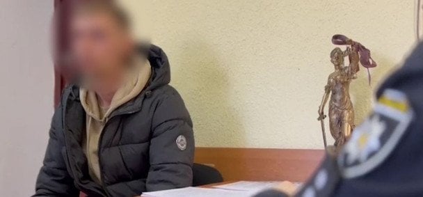 Пенсіонерка на Одещині віддала аферистам усі заощадження, вірячи, що допомагає своєму зниклому на війні сину: подробиці