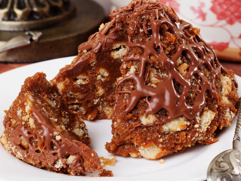 Змішайте ці продукти – і торт "Мурашник" із кремом на основі згущеного молока вийде смачним