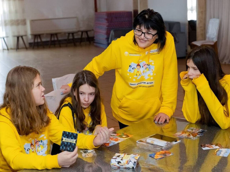 Фонд Ріната Ахметова надав психологічну підтримку понад 1,2 млн українців