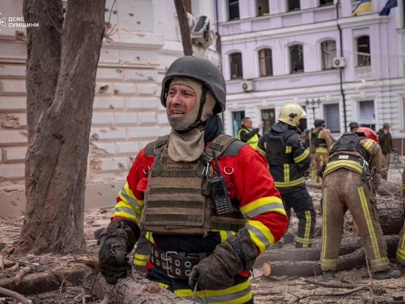 "Сьогодні не "вербою б'ють", а вбивають". Ротару, Ребрик й інші зірки відреагували на удар РФ по Сумах "Сьогодні не "вербою б'ють", а вбивають". Ротару, Ребрик й інші зірки відреагували на удар РФ по Сумах