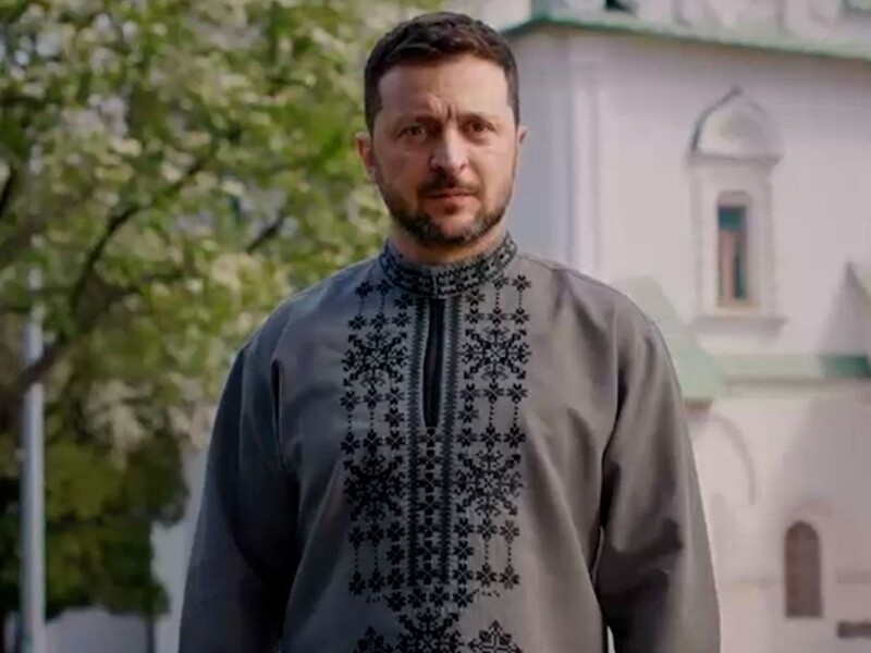 Український бренд розповів, скільки коштує вишиванка, яку Зеленський одягнув на Великдень