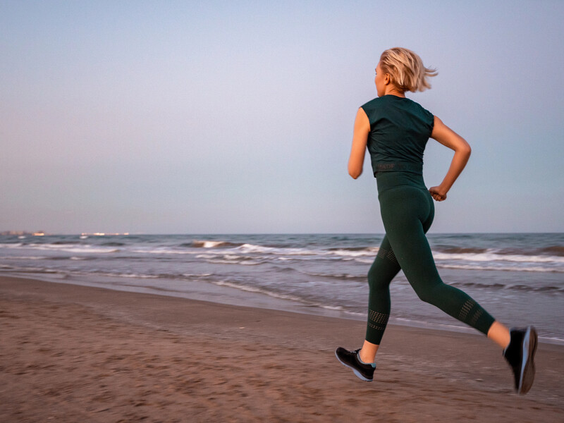 Обов'язково потрібно робити. Тренер назвав три найефективніші вправи для жінок віком від 40 років