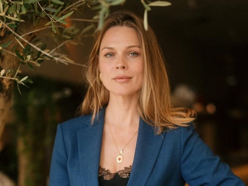 Фреймут показала у відео свою бабусю, яка заспівала пісню