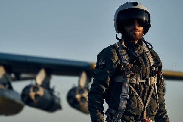 Зеленський надав звання Героя України загиблому пілоту Павлу Іванову Зеленський надав звання Героя України загиблому пілоту Павлу Іванову