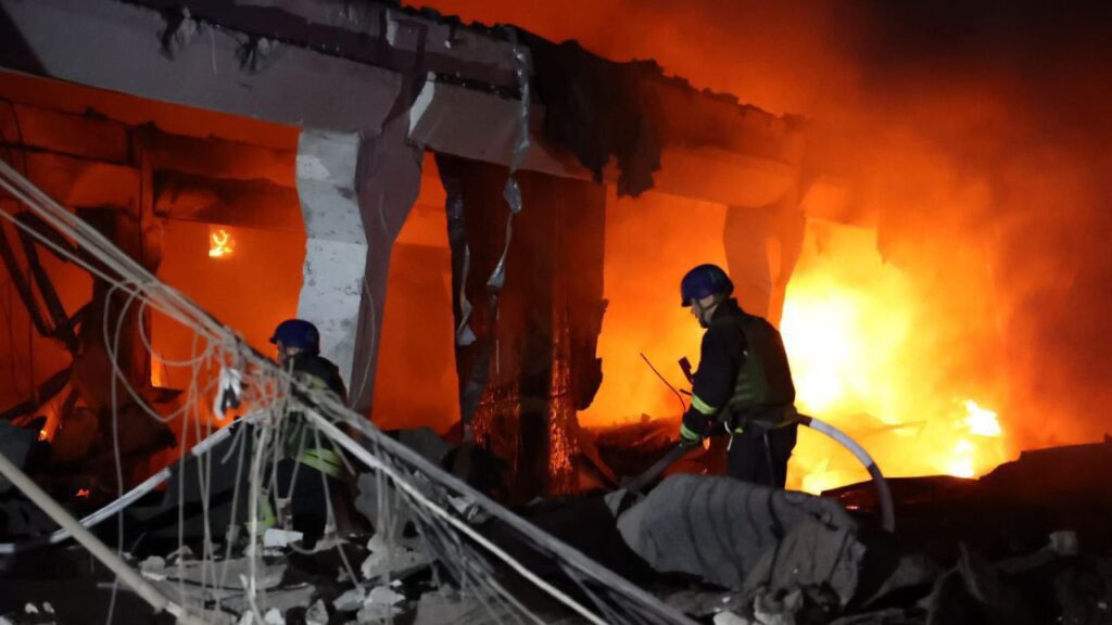 Вибухи у Дніпрі 8 квітня: росіяни атакували дронами, шестеро постраждалих Вибухи у Дніпрі 8 квітня: росіяни атакували дронами, шестеро постраждалих