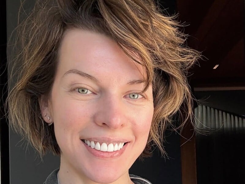 Йовович показала молодшого брата