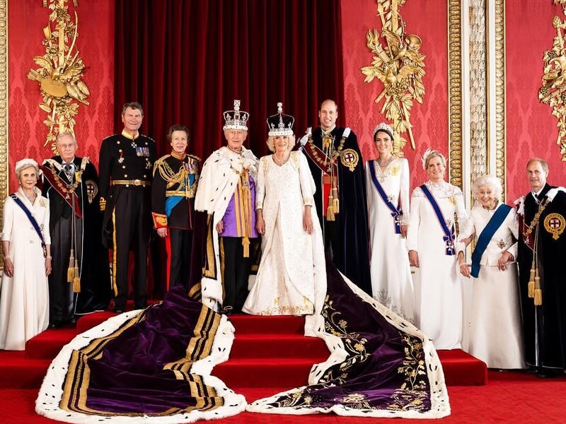 Королівська сім'я Великобританії показала свіжі фото зі святкування Великодня