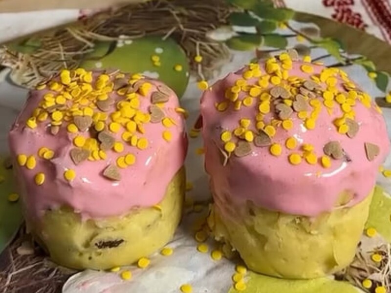 Просто розтопіть це в мікрохвильовій печі – і нанесіть на паски. Рецепт трендової глазурі, яка не липне