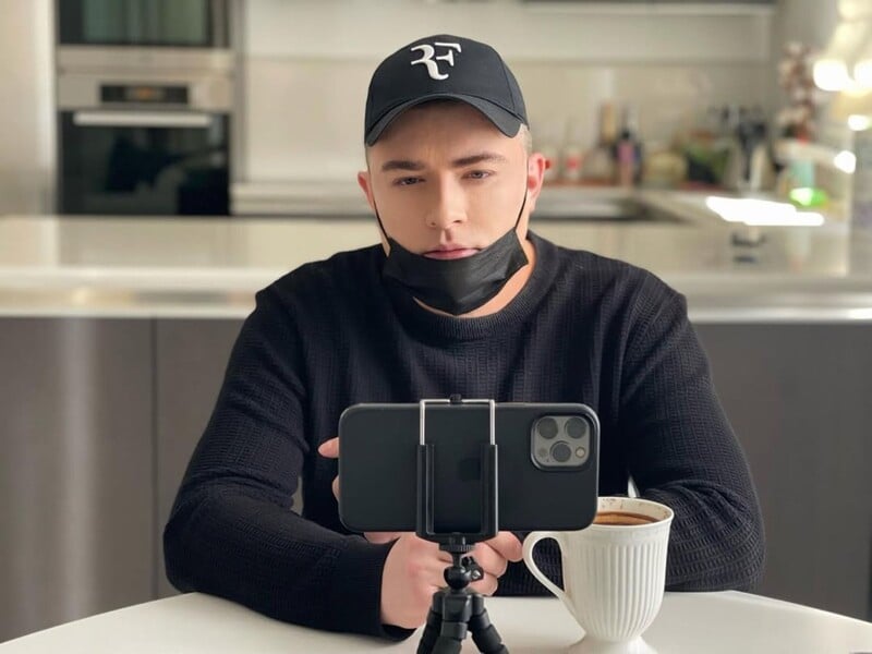 У мережі опублікували дитяче фото Данилка з матір'ю