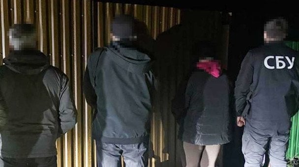 Заробіток на горі: на Вінниччині затримали чиновницю, яка вимагала гроші у вдови воїна