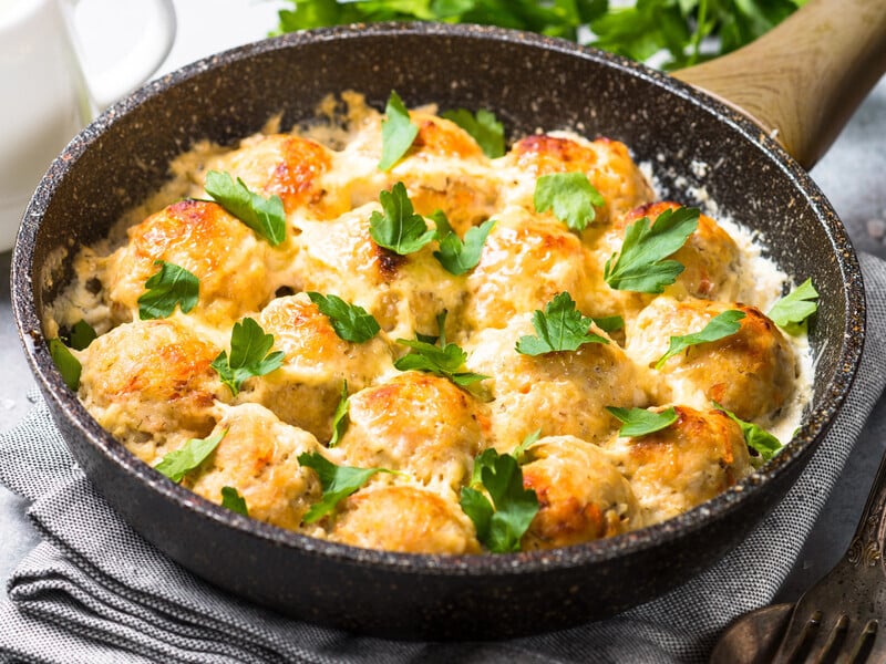 Протушкуйте фрикадельки у цьому соусі – і вони вийдуть чудовими й ідеальними. Простий рецепт