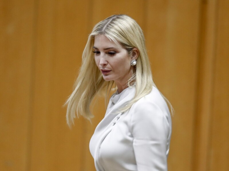 "Дала можливість як слід роздивитися сідниці". Донька Трампа розважалася на пляжі в Коста-Риці