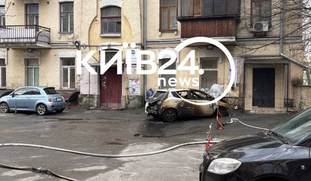 Біля метро "Олімпійська" у Києві пролунав вибух: що відомо