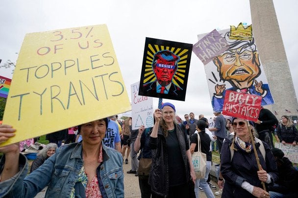 Америка вибухнула масовими протестами проти Трампа: відео