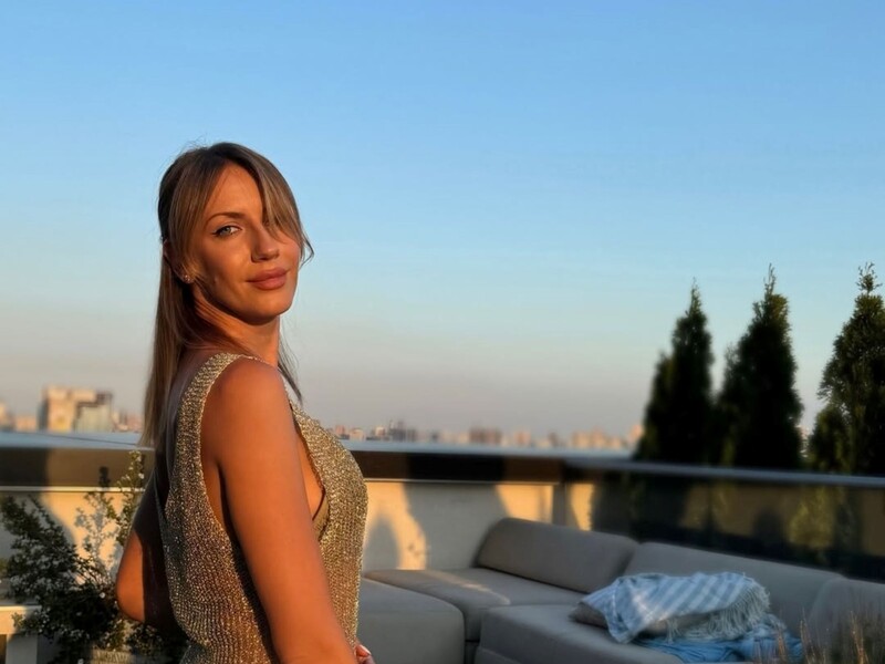 Нікітюк удома у Хмельницькому знялася в купальнику. Фото