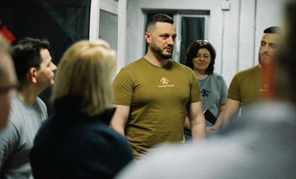 Пані посол Брінк повідомила, чи надходить до України військова допомога США