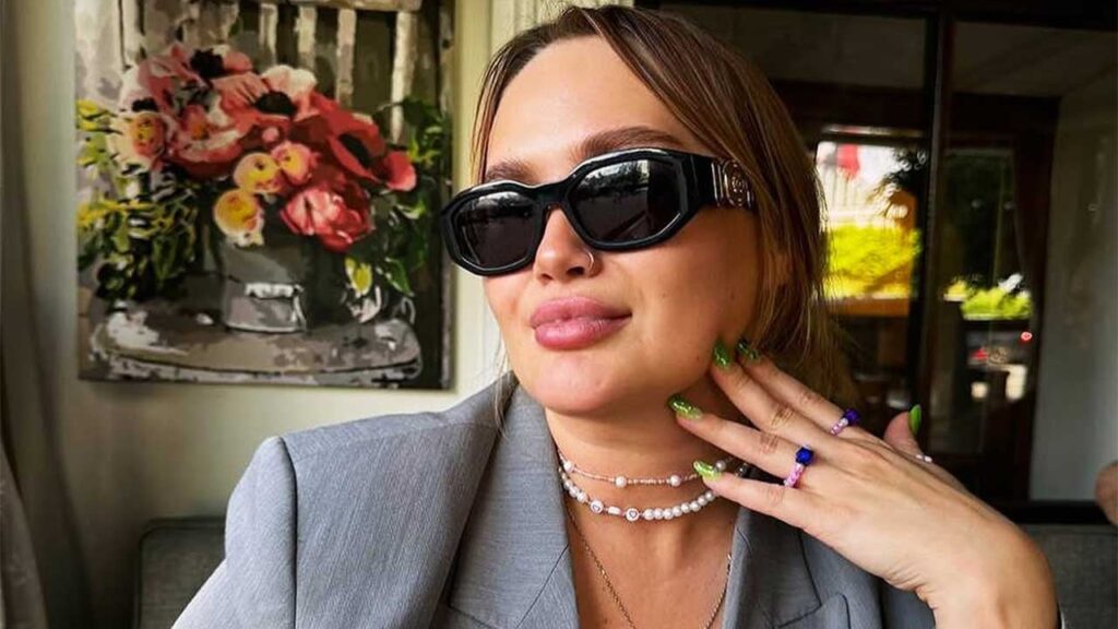 Яйця замість статуетки: у Норвегії голкіпер отримав незвичний подарунок після матчу Яйця замість статуетки: у Норвегії голкіпер отримав незвичний подарунок після матчу