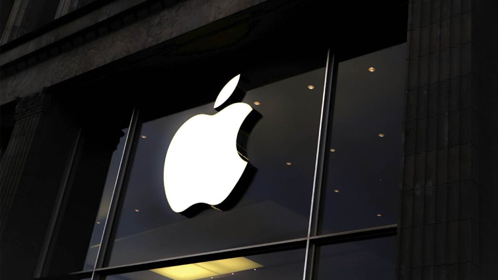 Попри торгові мита: Apple не буде переносити виробництво iPhone у США