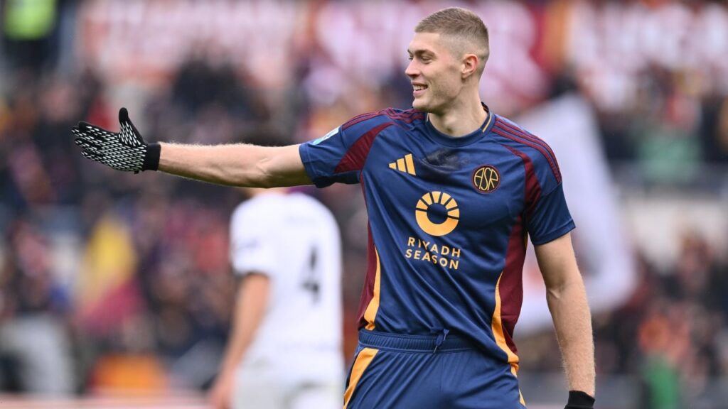 Журналісти в Італії з’ясували, чому Довбик не святкує голи за Рому