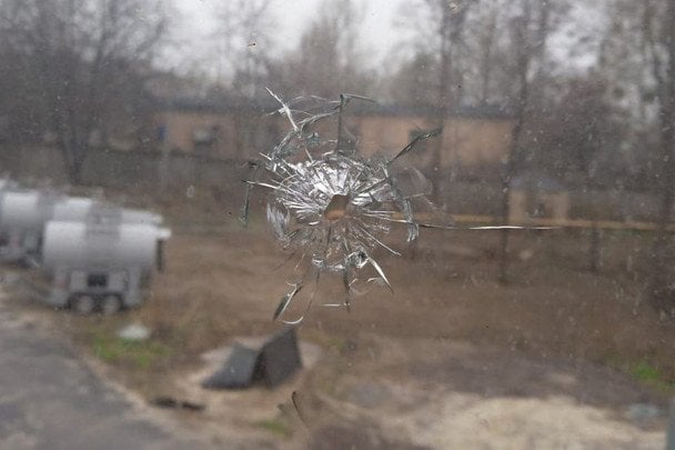 У Києві обстріляли будівлю Київтеплоенерго: деталі інциденту