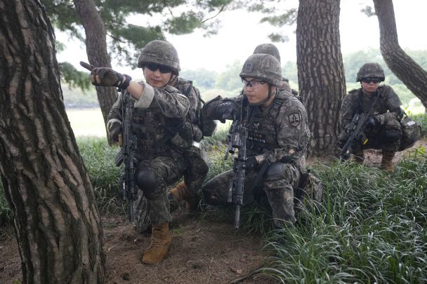 Чи можуть росіяни залучити військових з КНДР для наступу на Херсон та Запоріжжя: у Defense Express дали відповідь