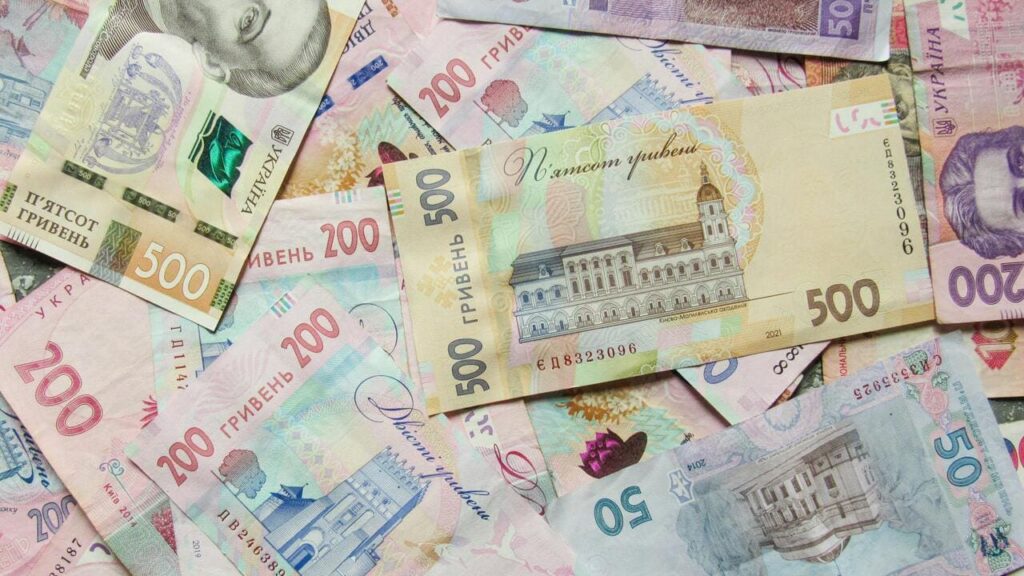 Чи може пенсіонер втратити пенсію в Україні та за яких умов