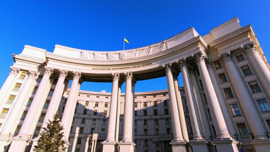 Україна вимагає реакції світу на вбивство Рощиної та проблему цивільних заручників Україна вимагає реакції світу на вбивство Рощиної та проблему цивільних заручників