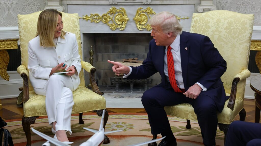 Сподіваємося досягти торгової угоди з ЄС: Трамп після візиту Мелоні до США Сподіваємося досягти торгової угоди з ЄС: Трамп після візиту Мелоні до США