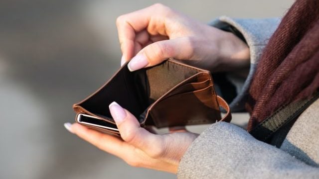 Чому не приходить пенсія на картку та що з цим робити