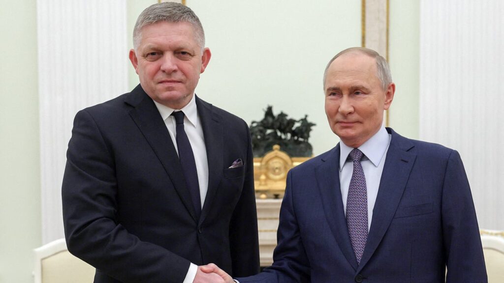 Фіцо відкинув заклики ЄС не їхати до Москви на 9 травня