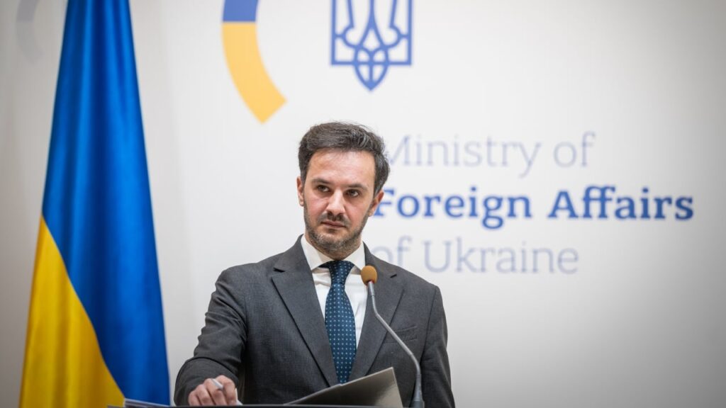 Це ганебно: у МЗС розкритикували соцмережу Ілона Маска у приховування воєнних злочинів РФ